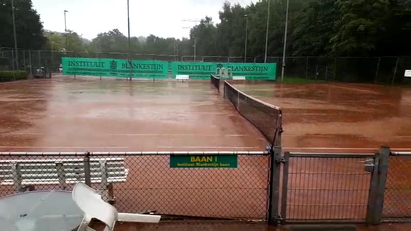 Plassen met regen op vrijdag